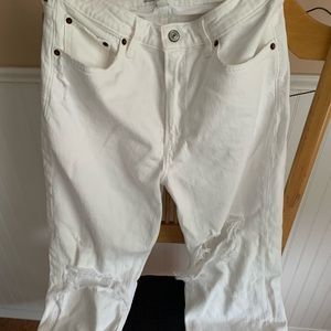 Size 6 Abercrombie white jeans curvy mom distressed cutoff jeansGreat condition